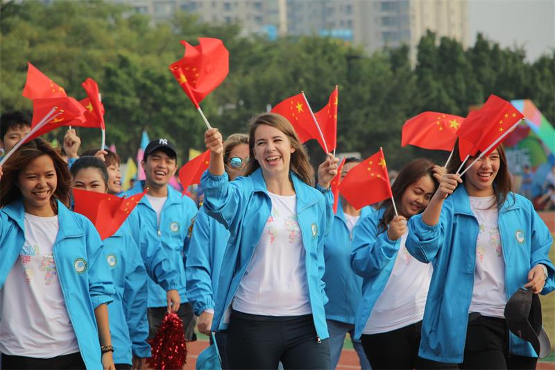 首次参赛的国际学院代表队